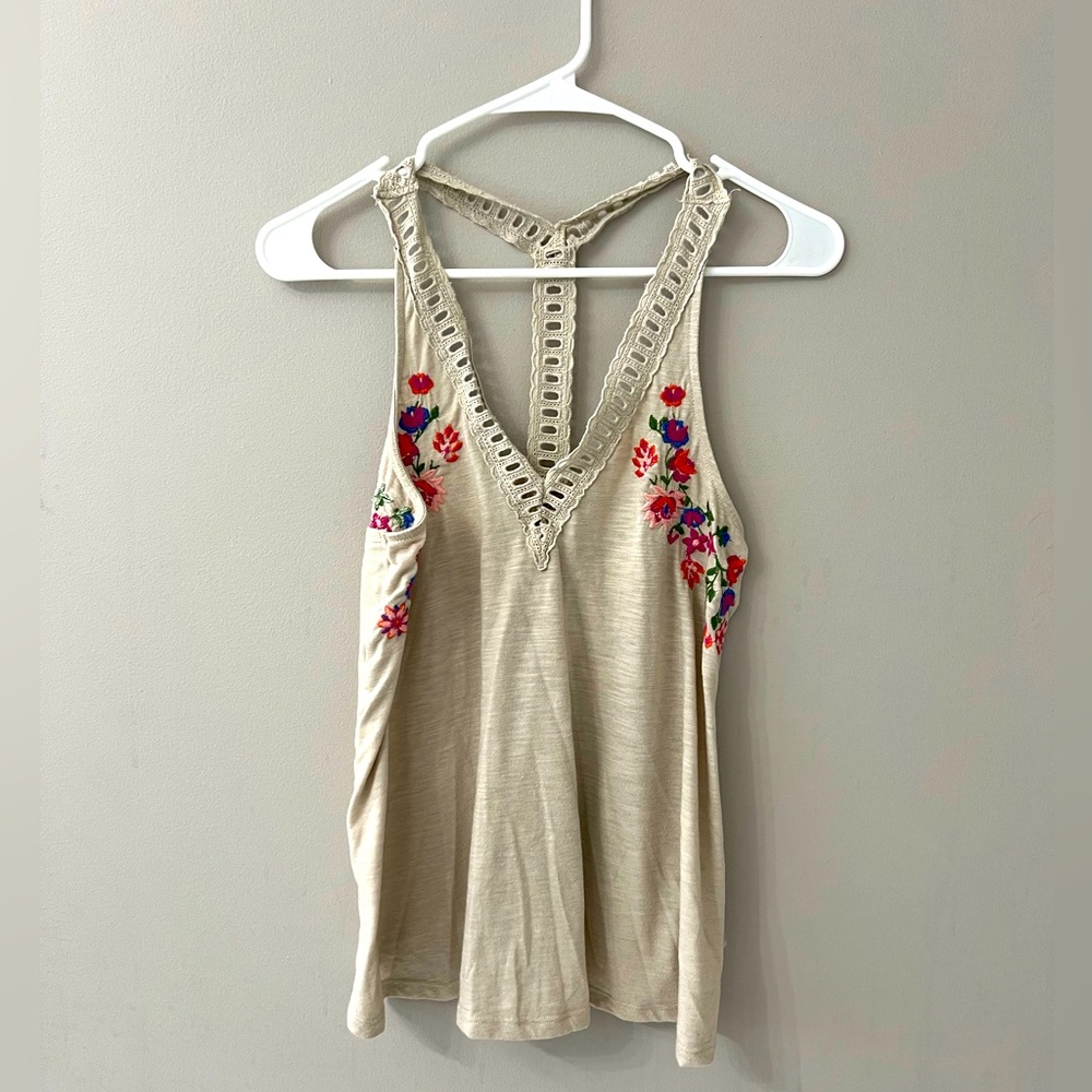 Hollister Co embroidered tank